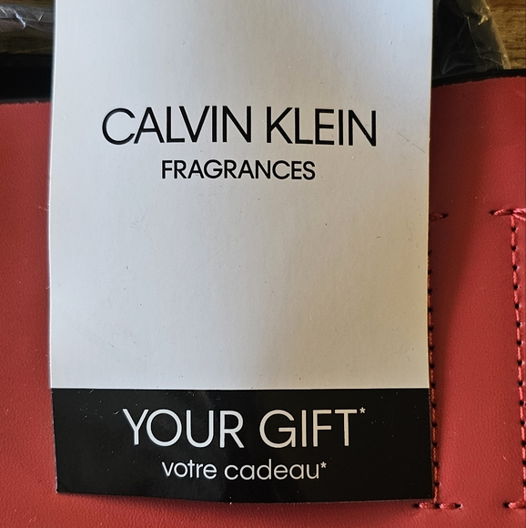 Calvin Klein Tote & Clutch Purse Black / Red Imitation Leather Vinyl.NWT. - Picture 7 of 7